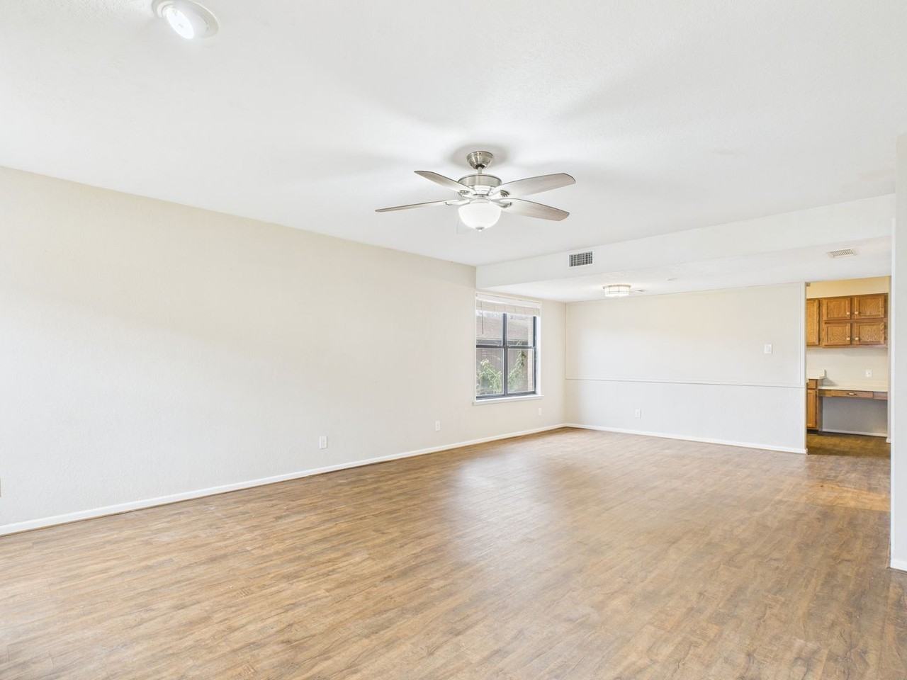 107 Frederick Rd - Photo 3 of 26