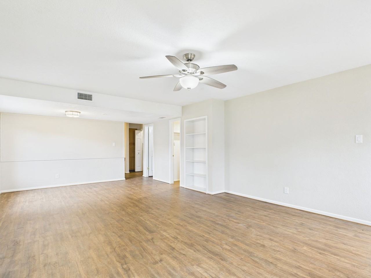 107 Frederick Rd - Photo 4 of 26