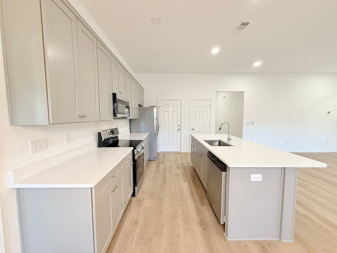 3320 Hudson Bnd - Photo 5 of 16