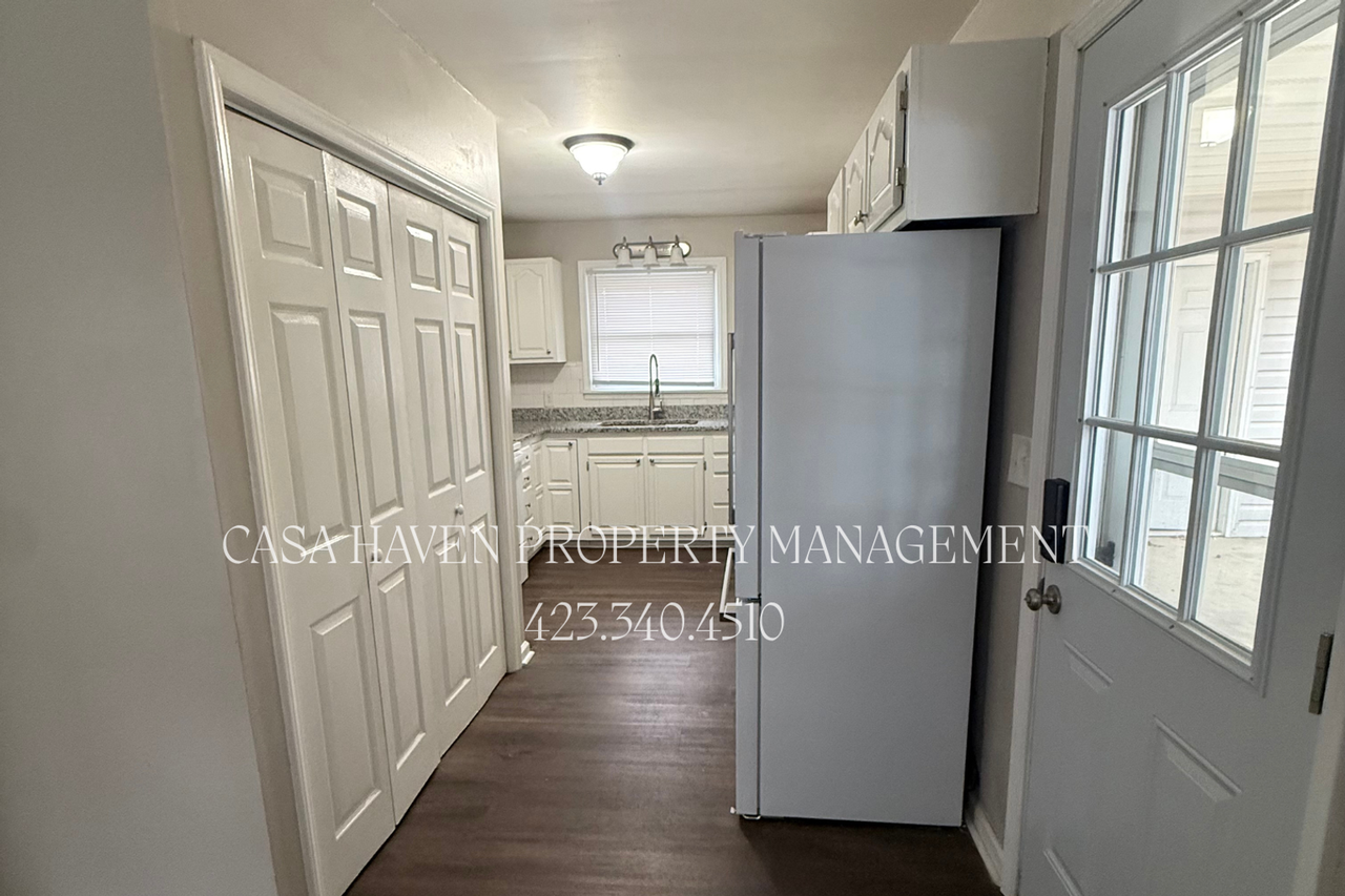 1510 Linden Ave - Photo 6 of 15