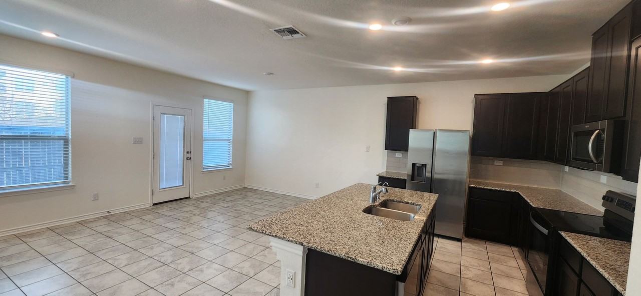 4955 Usaa Blvd - Photo 6 of 37