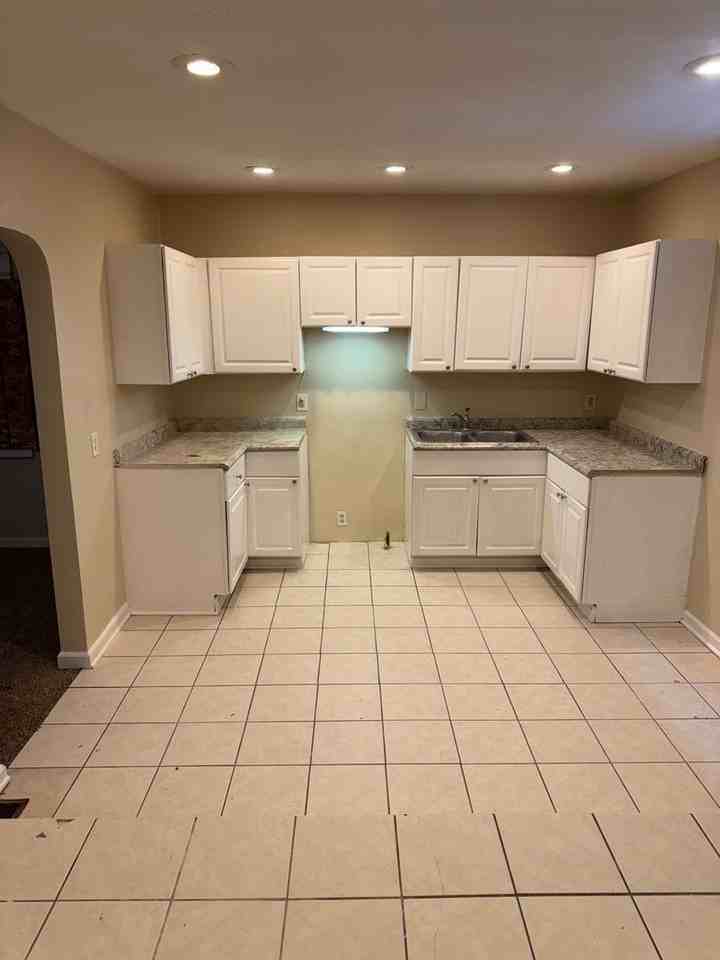 11913 Dove Ave - Photo 2 of 10