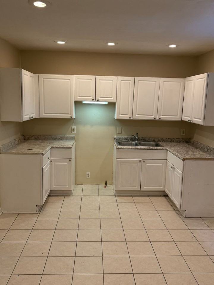 11913 Dove Ave - Photo 3 of 10