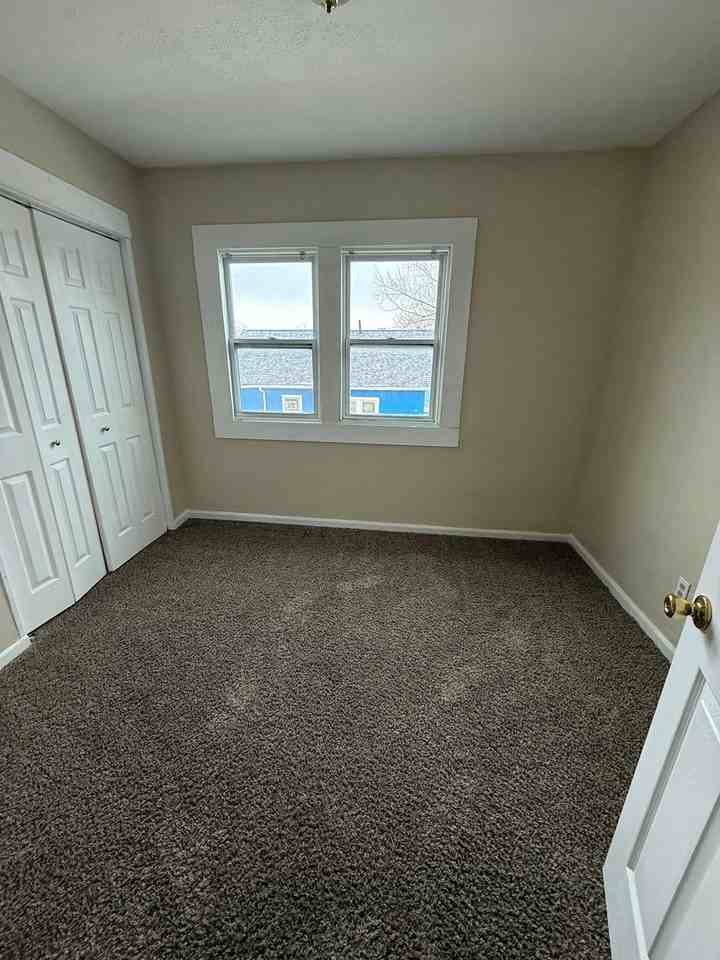 11913 Dove Ave - Photo 6 of 10