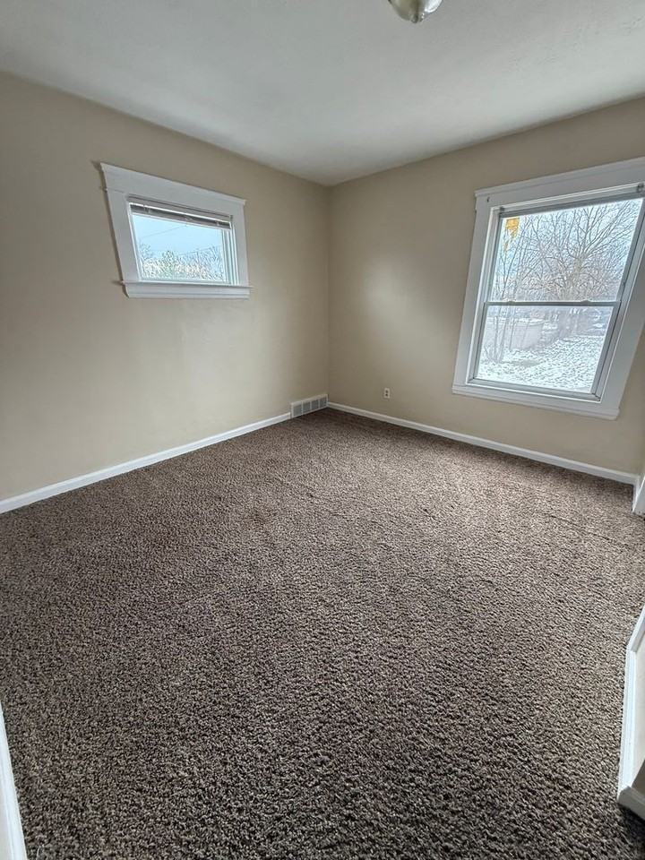 11913 Dove Ave - Photo 7 of 10