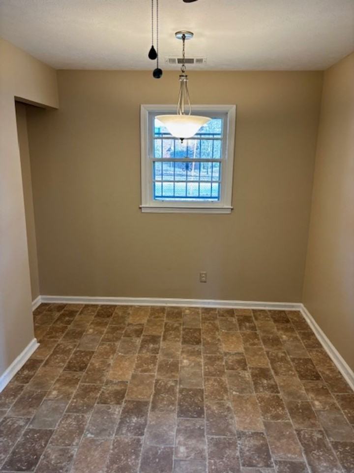 1516 Shepherd Dr - Photo 3 of 17