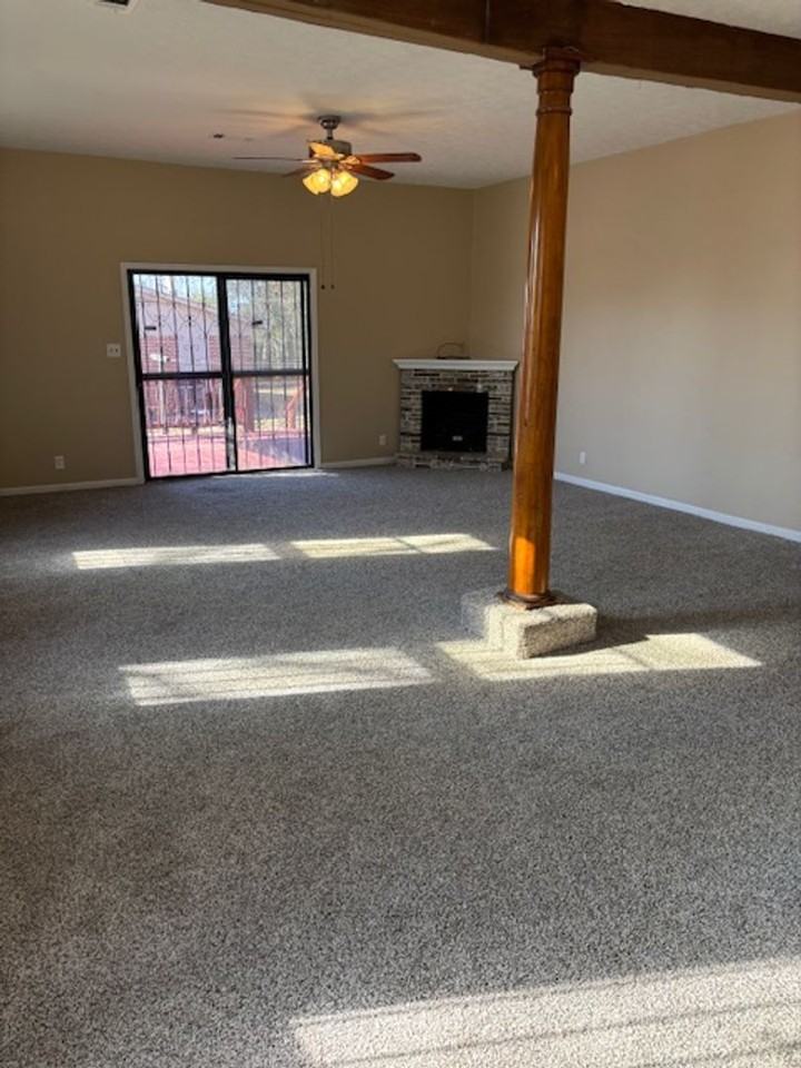 1516 Shepherd Dr - Photo 4 of 17