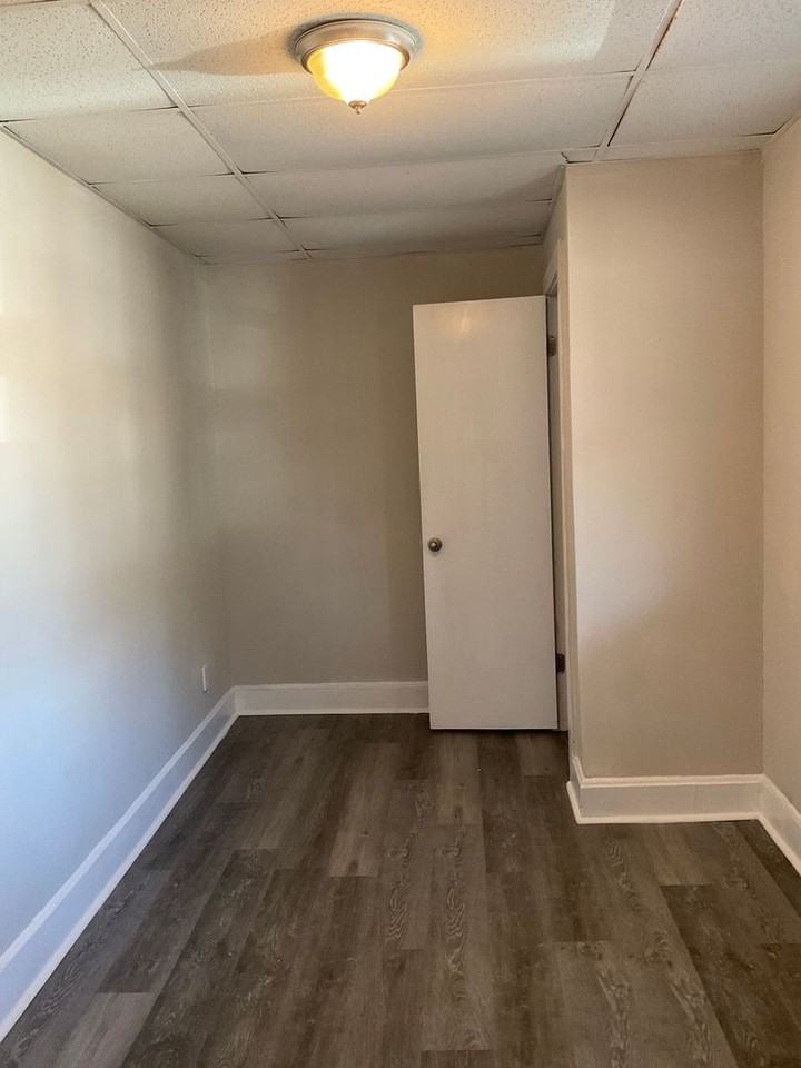 1907 Parkdale Ave - Photo 2 of 11