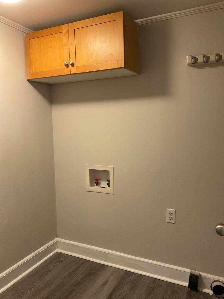 1907 Parkdale Ave - Photo 7 of 11