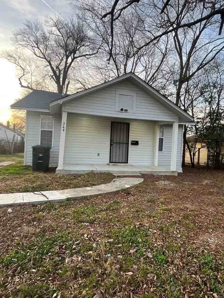 749 Columbia St - Photo 3 of 22