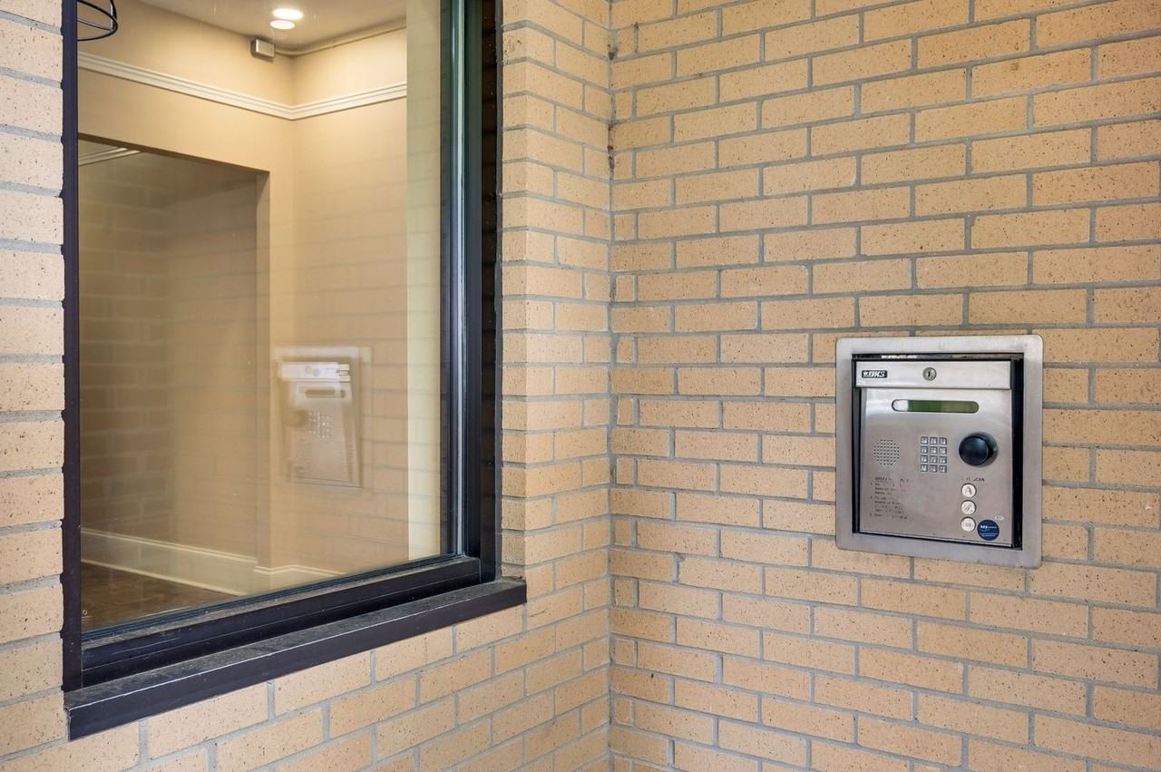 1015 Fatherland St #302 - Photo 5 of 50