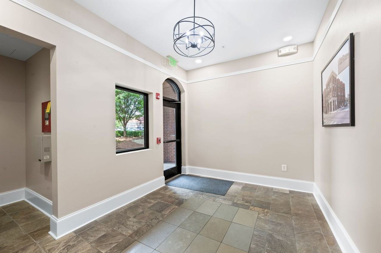 1015 Fatherland St #302 - Photo 6 of 50