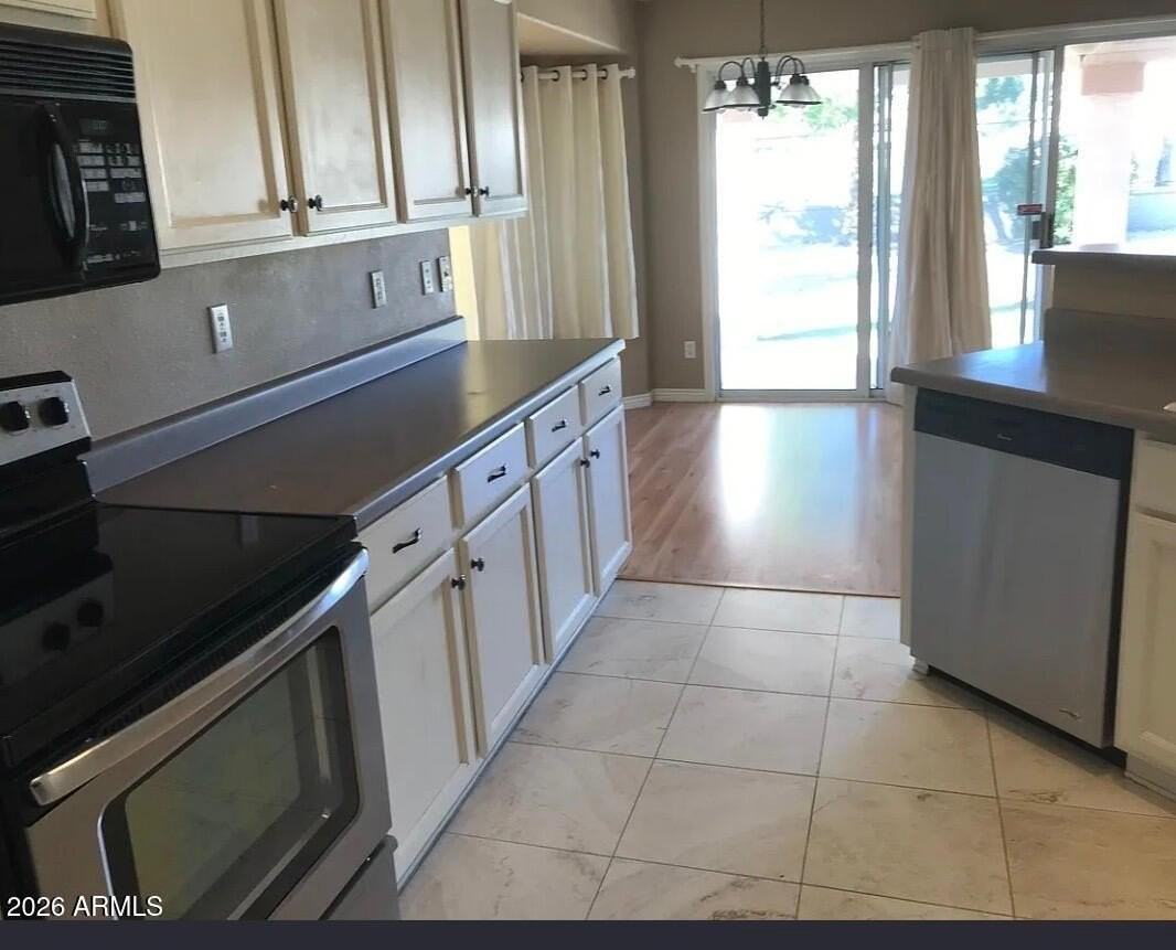 6334 W Potter Dr - Photo 2 of 8