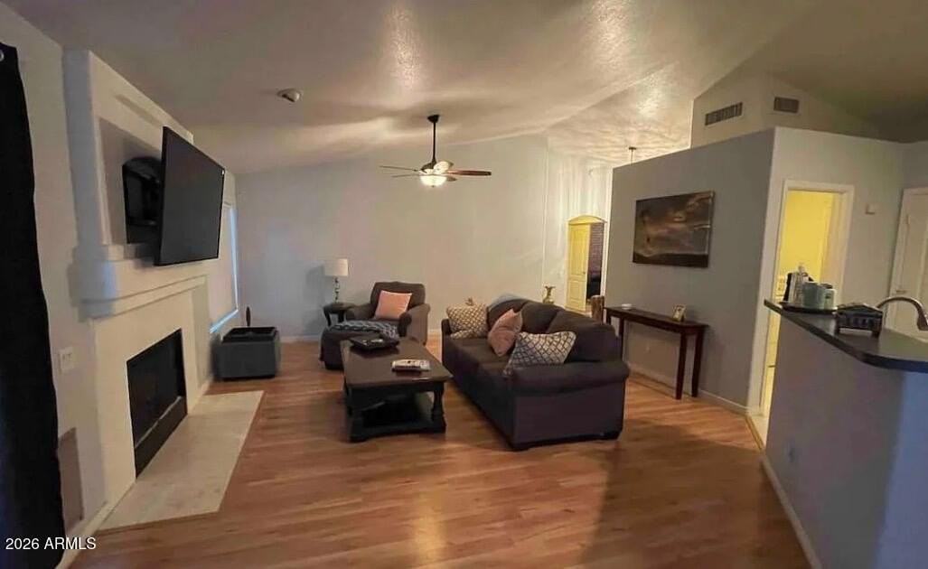 6334 W Potter Dr - Photo 4 of 8