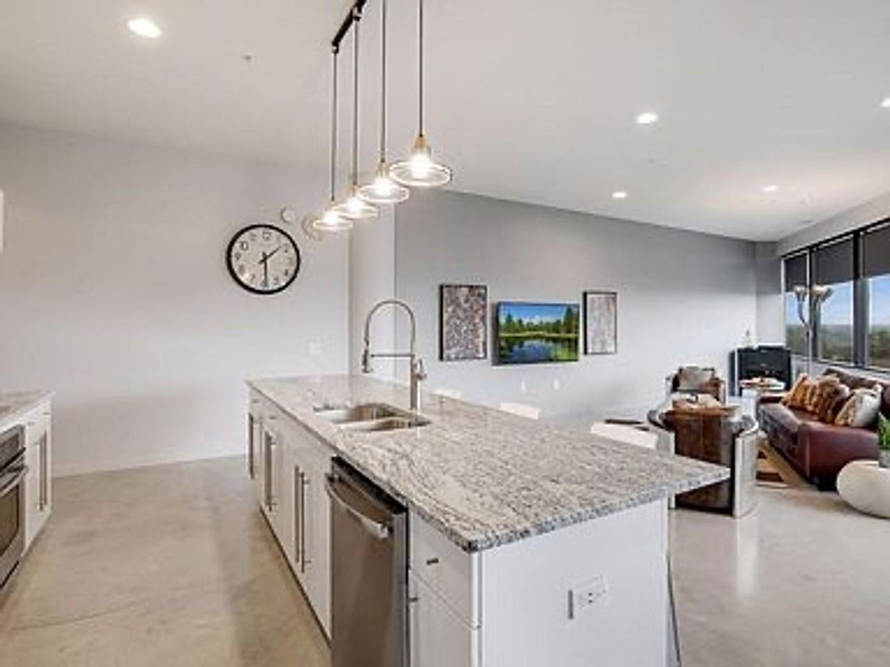 5601 Smetana Dr #608 - Photo 6 of 36