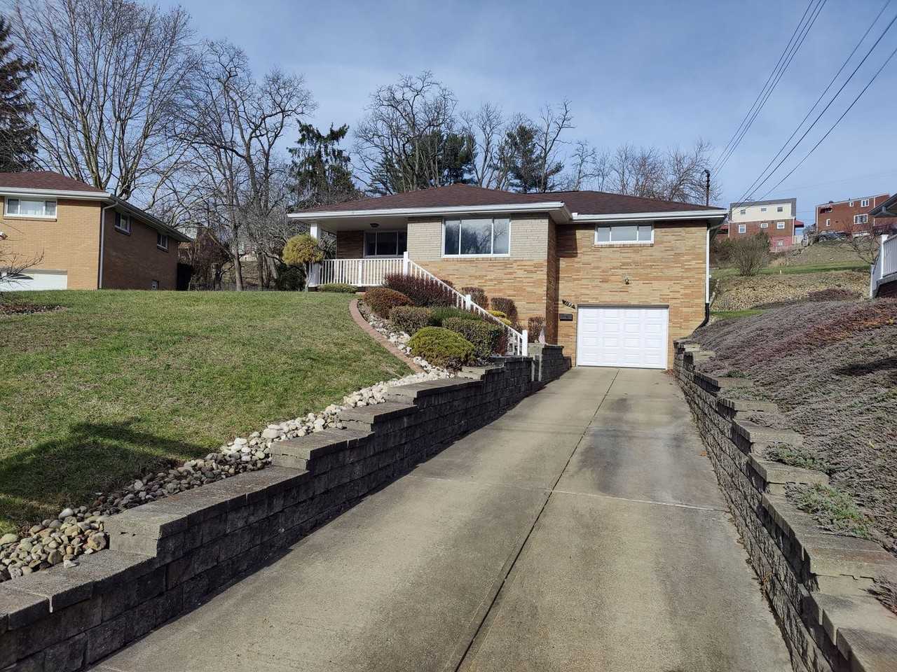 1193 Clover Circle Ct - Photo 2 of 37