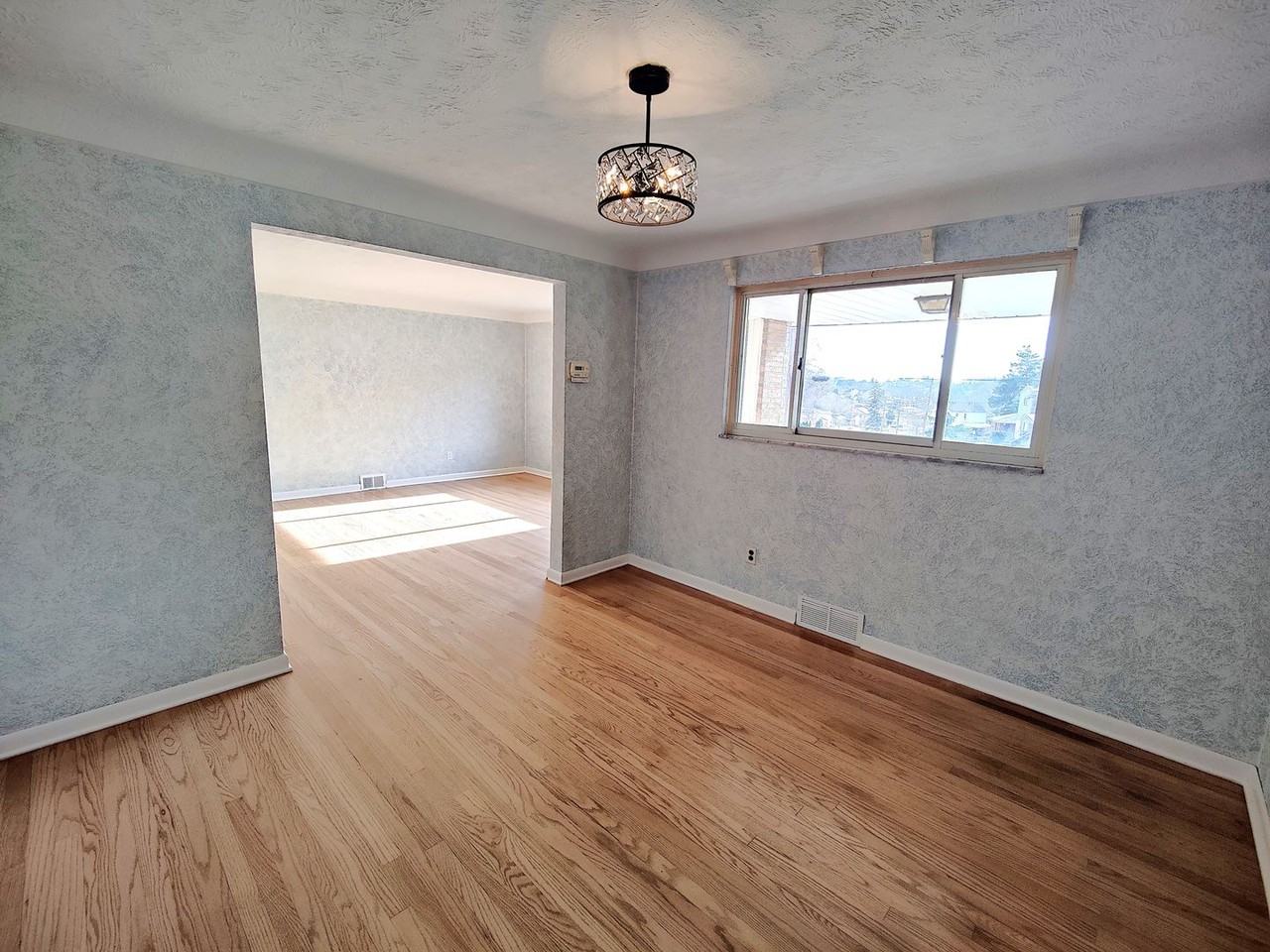 1193 Clover Circle Ct - Photo 7 of 37