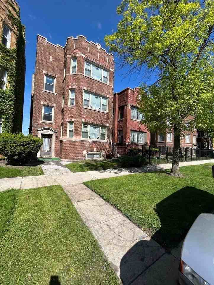 7730 S Cornell Ave - Photo 3 of 45