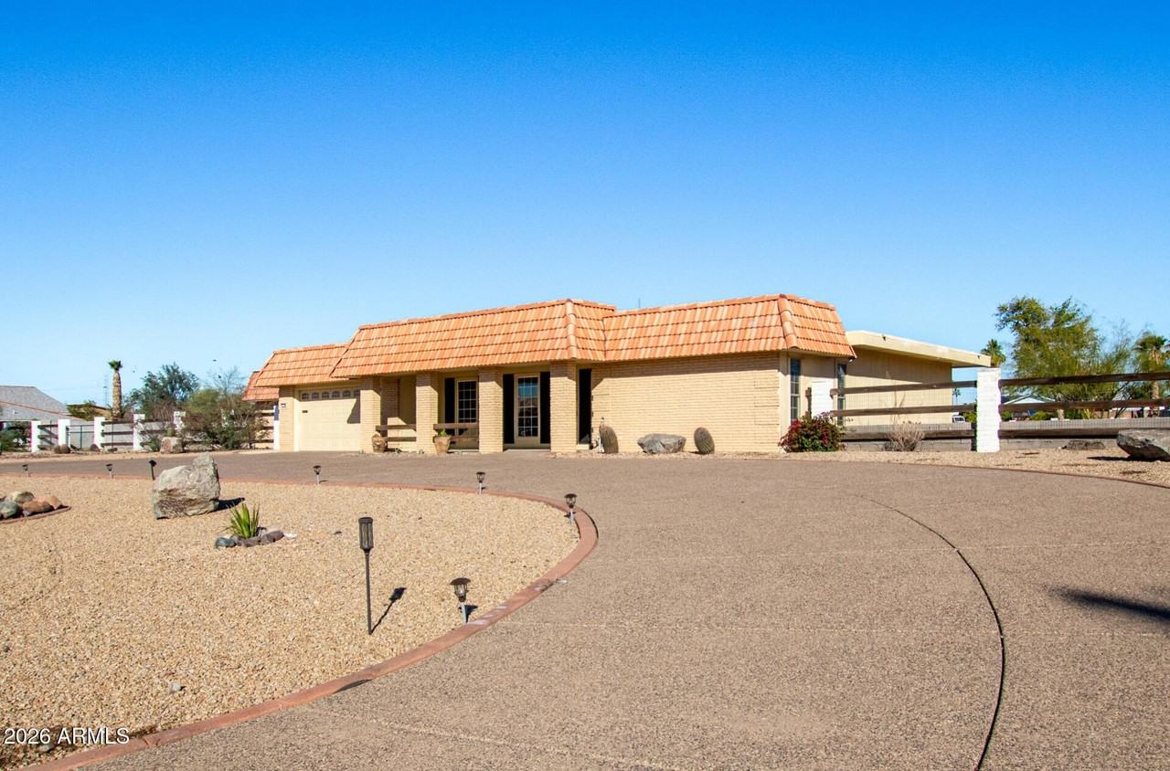 11118 W Mountain View Rd - Photo 3 of 34