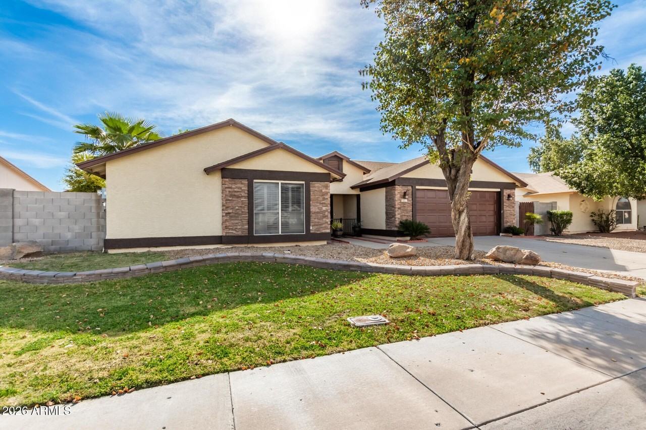 18853 N 40th Pl - Photo 3 of 36