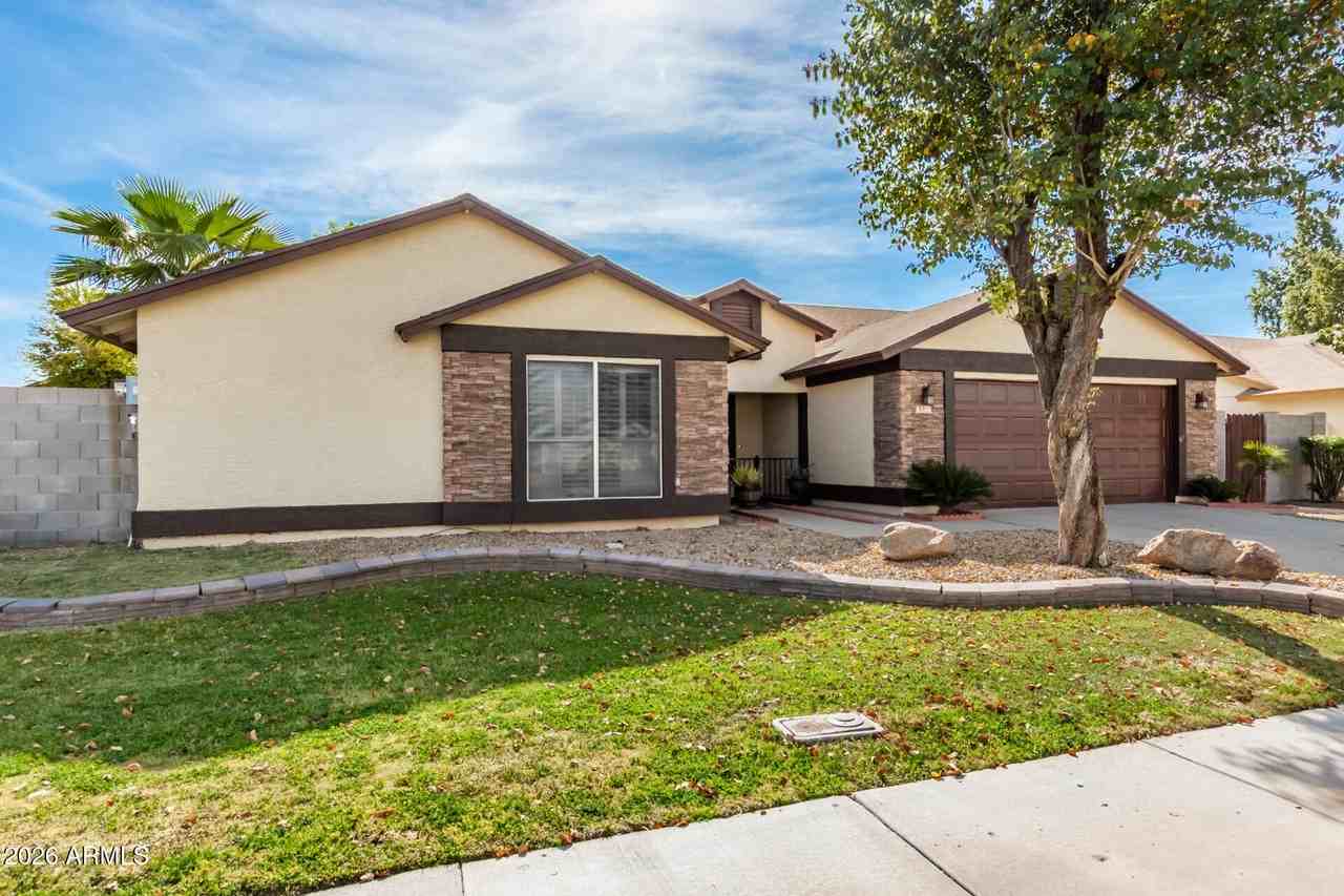 18853 N 40th Pl - Photo 4 of 36