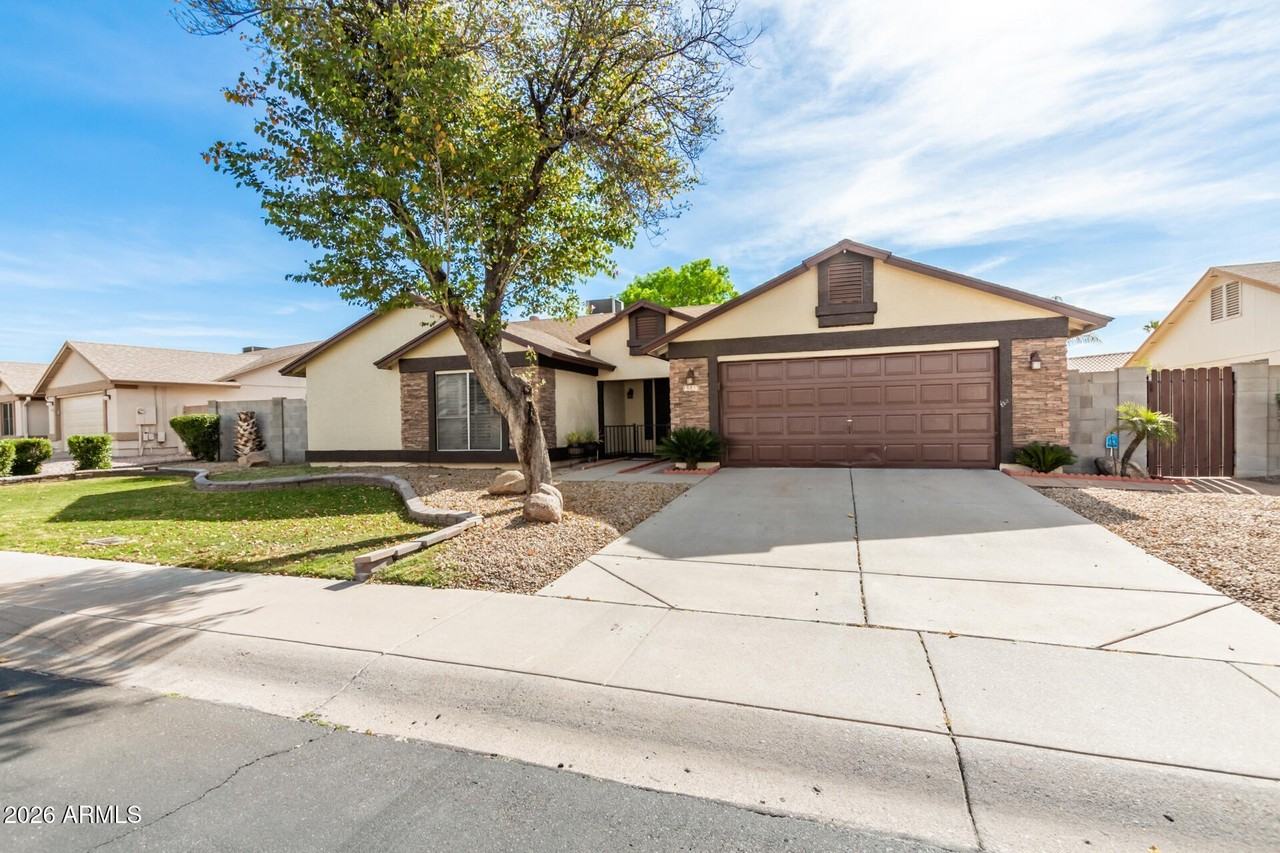 18853 N 40th Pl - Photo 5 of 36