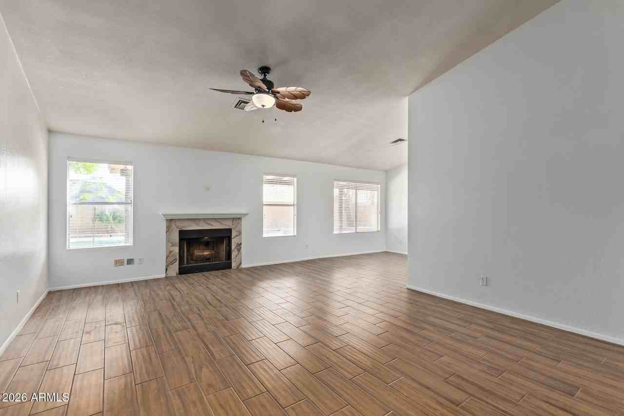 18853 N 40th Pl - Photo 7 of 36