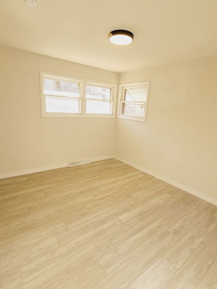 405 Seminole Dr - Photo 4 of 7