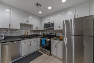 1950 S Ocean Dr Apt 19e - Photo 1 of 1