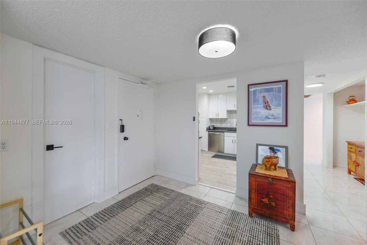 1950 S Ocean Dr Apt 19e - Photo 3 of 26