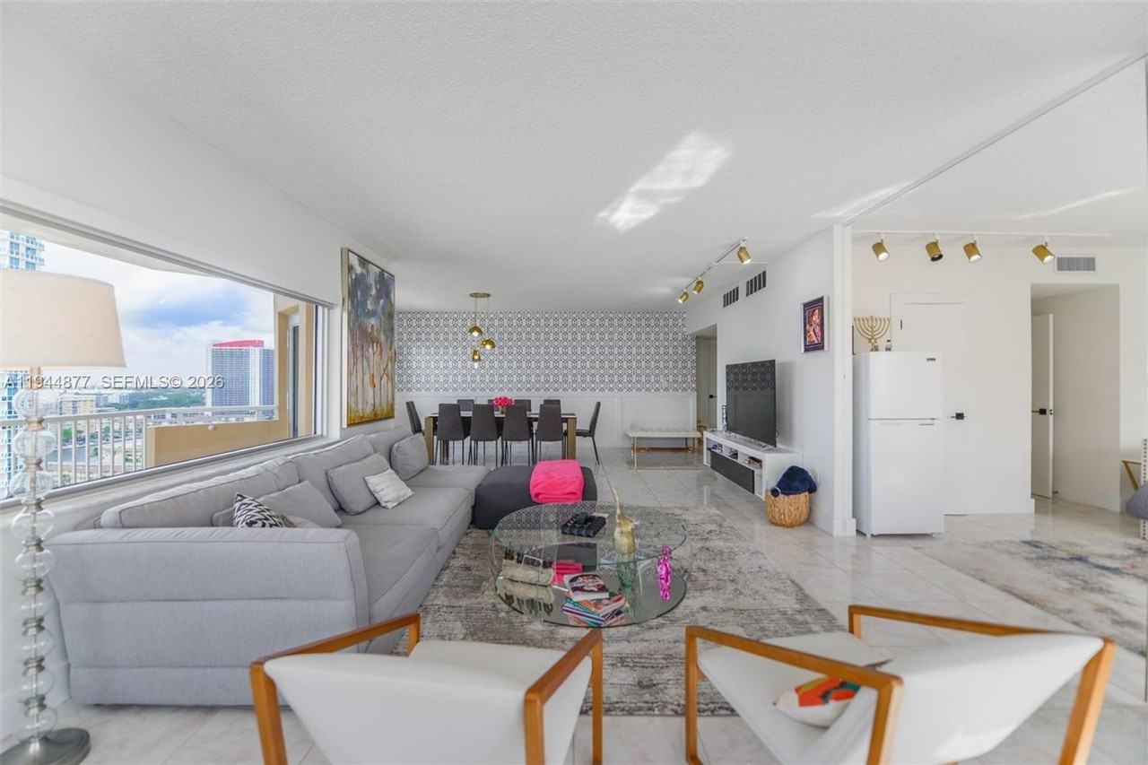 1950 S Ocean Dr Apt 19e - Photo 6 of 26