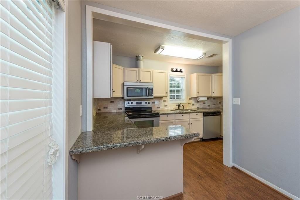 112 Sulphur Springs Rd - Photo 5 of 17