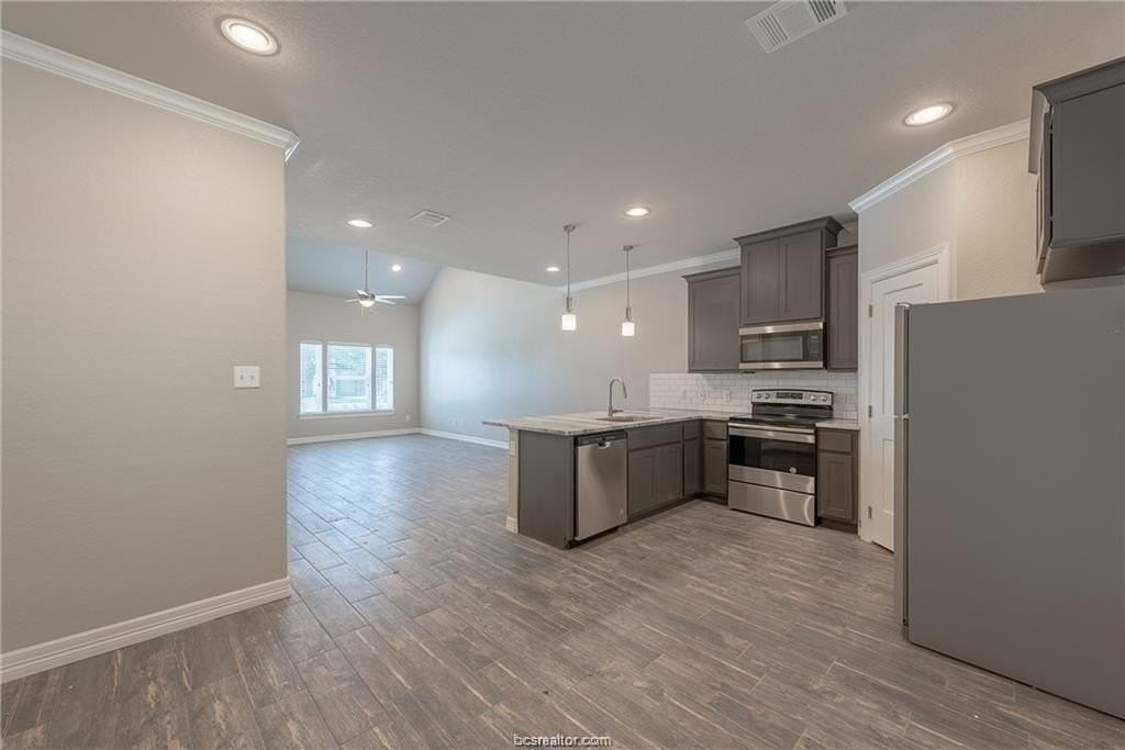 707 Dominik Dr - Photo 6 of 29