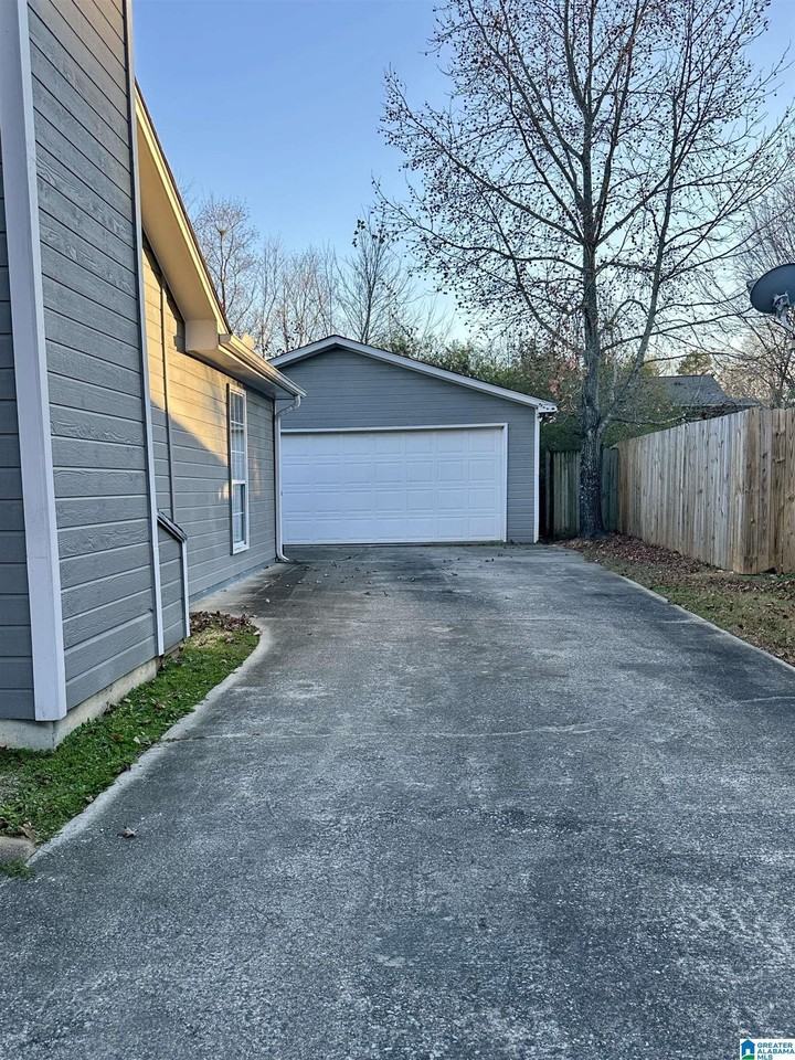 165 Jasmine Dr - Photo 2 of 14