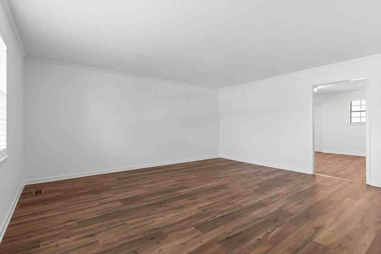 2612 Hickory Valley Rd - Photo 6 of 21