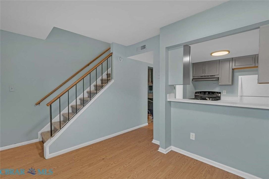 7046 Bray Rd - Photo 3 of 14