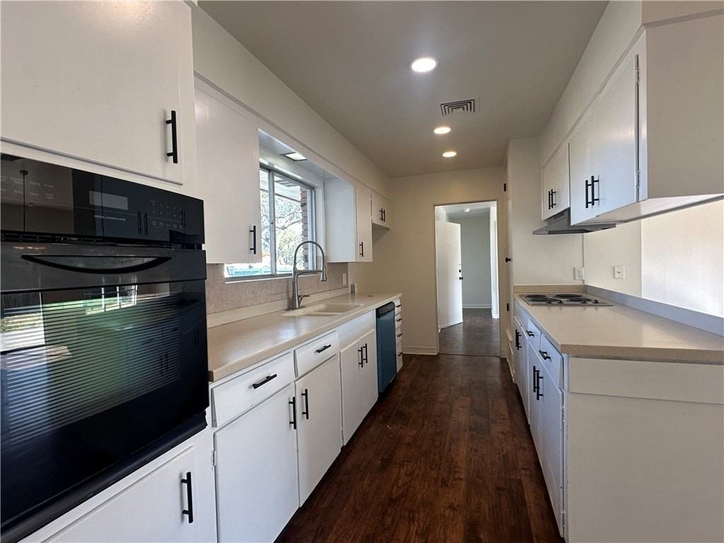 425 Parade Dr - Photo 2 of 10