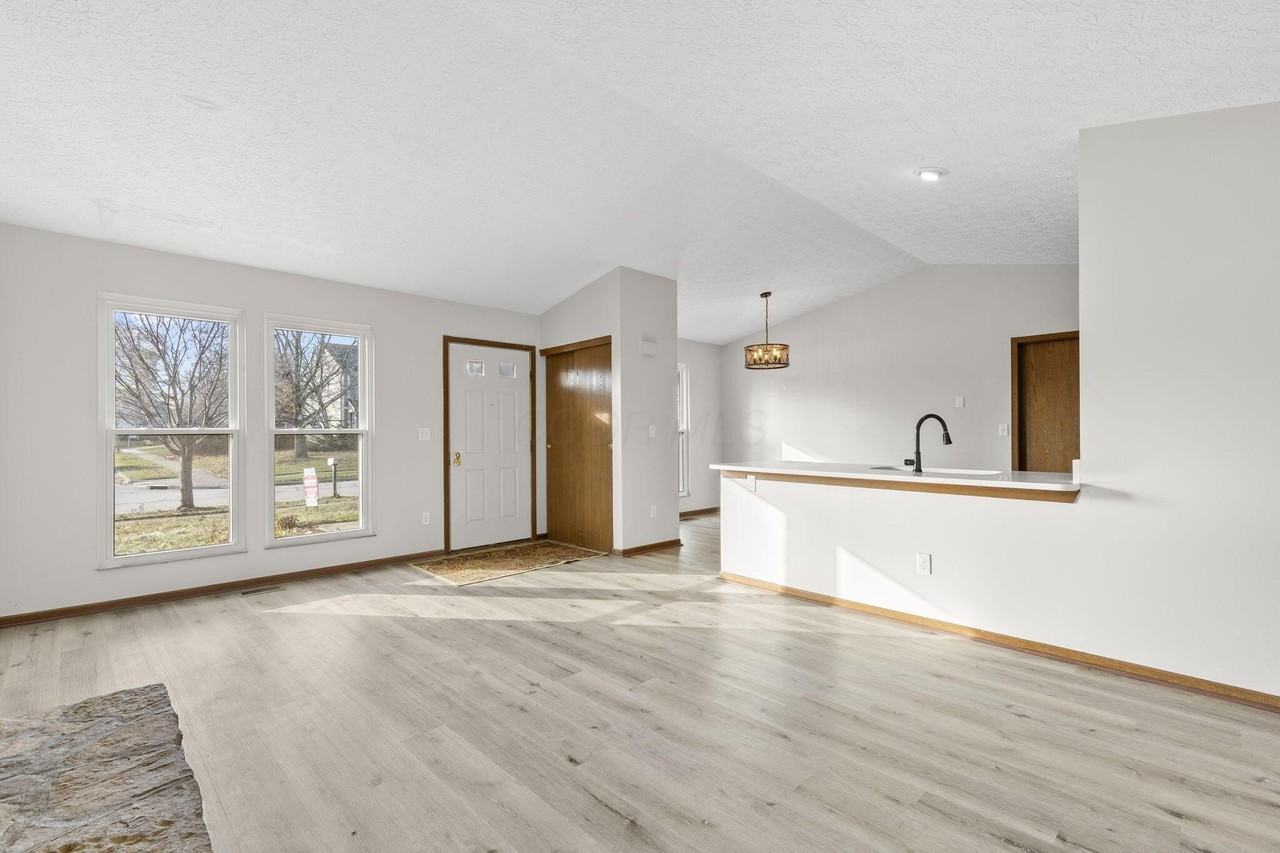 1800 Weather Stone Ln - Photo 4 of 26