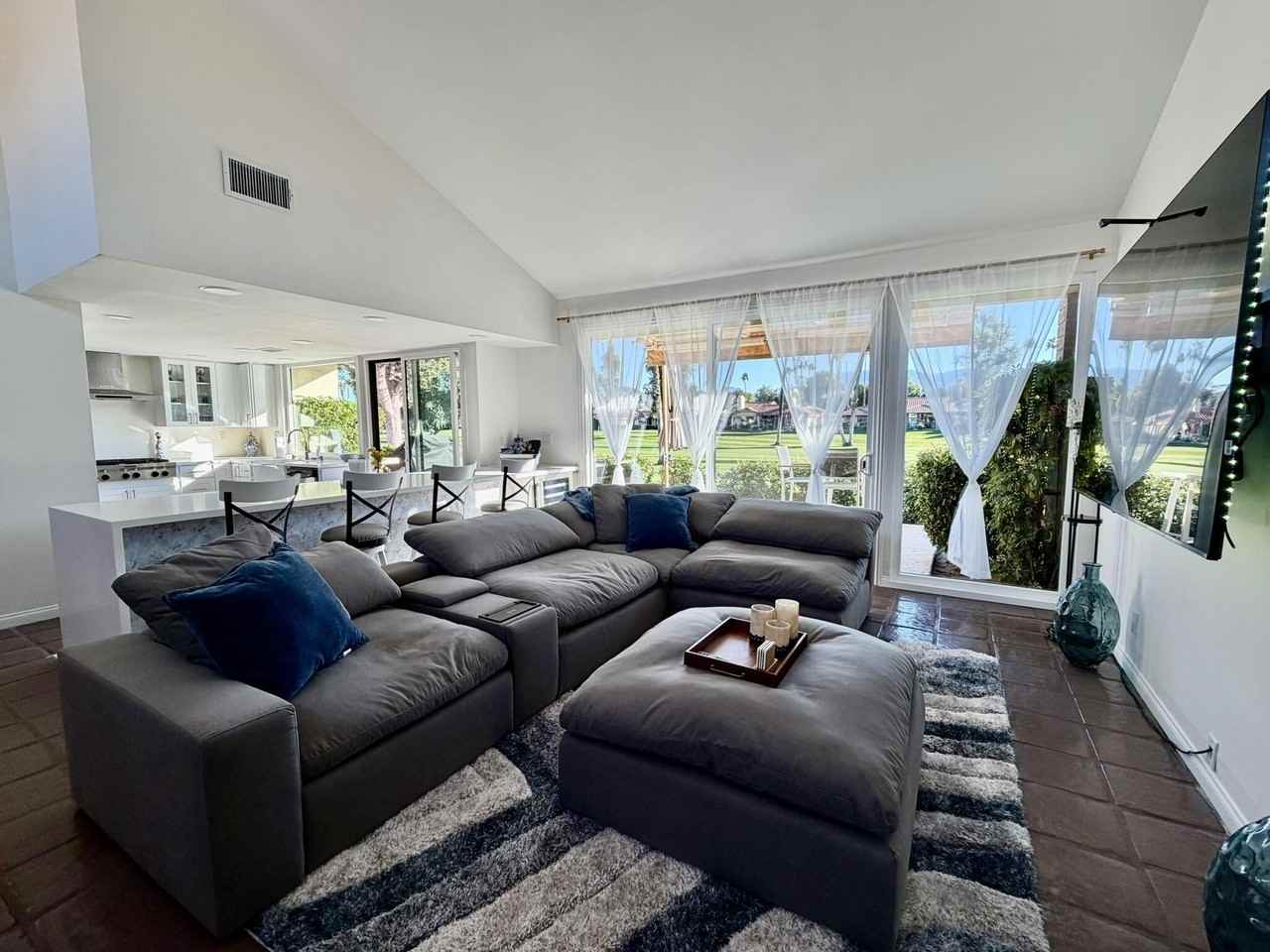 177 Las Lomas - Photo 5 of 18