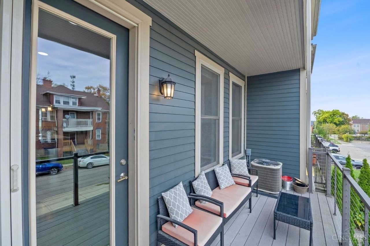 434 Northern Ave - Photo 6 of 36