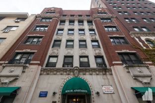 425 W Roscoe St #210 - Photo 1 of 1