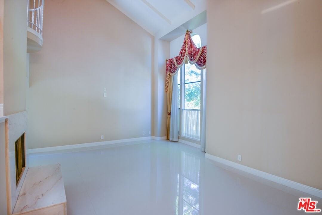 3119 Hutton Dr - Photo 4 of 28