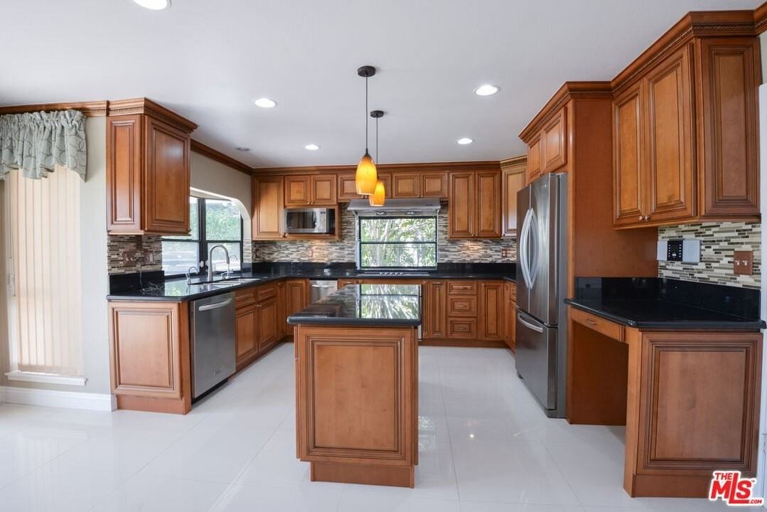 3119 Hutton Dr - Photo 7 of 28