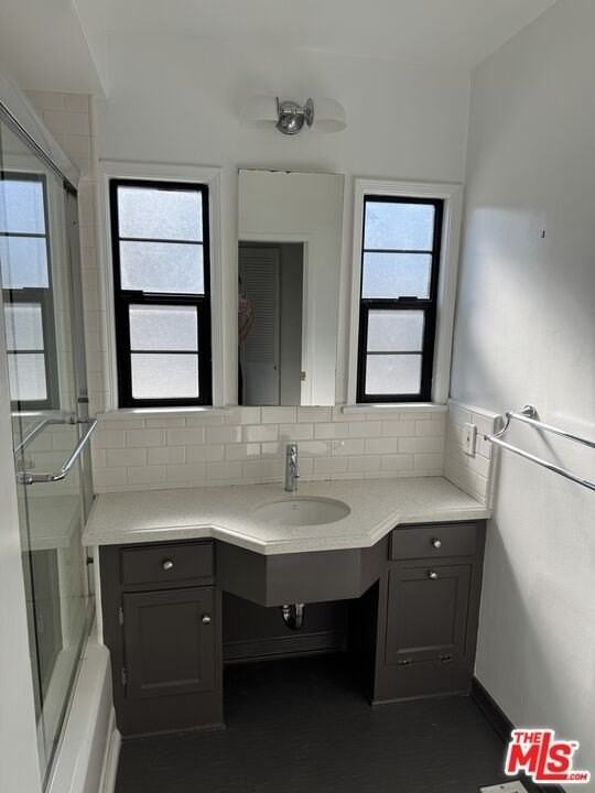 1122 N Crescent Heights Blvd - Photo 5 of 8