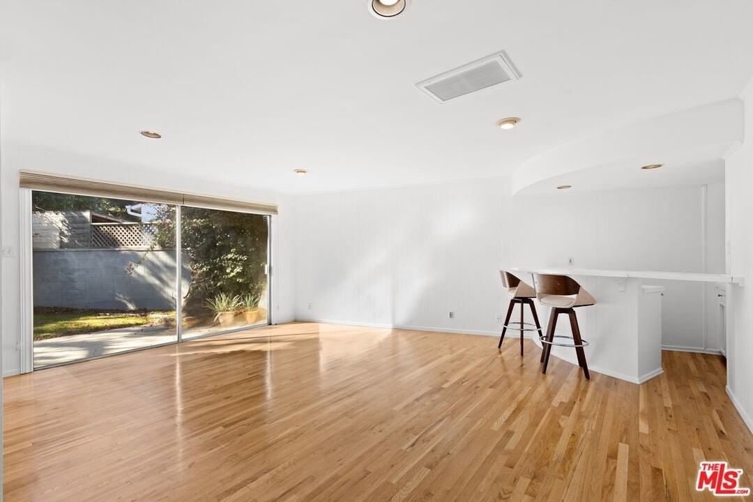 12730 La Maida St - Photo 5 of 19