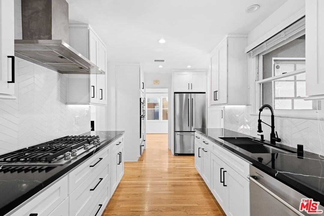 12730 La Maida St - Photo 7 of 19