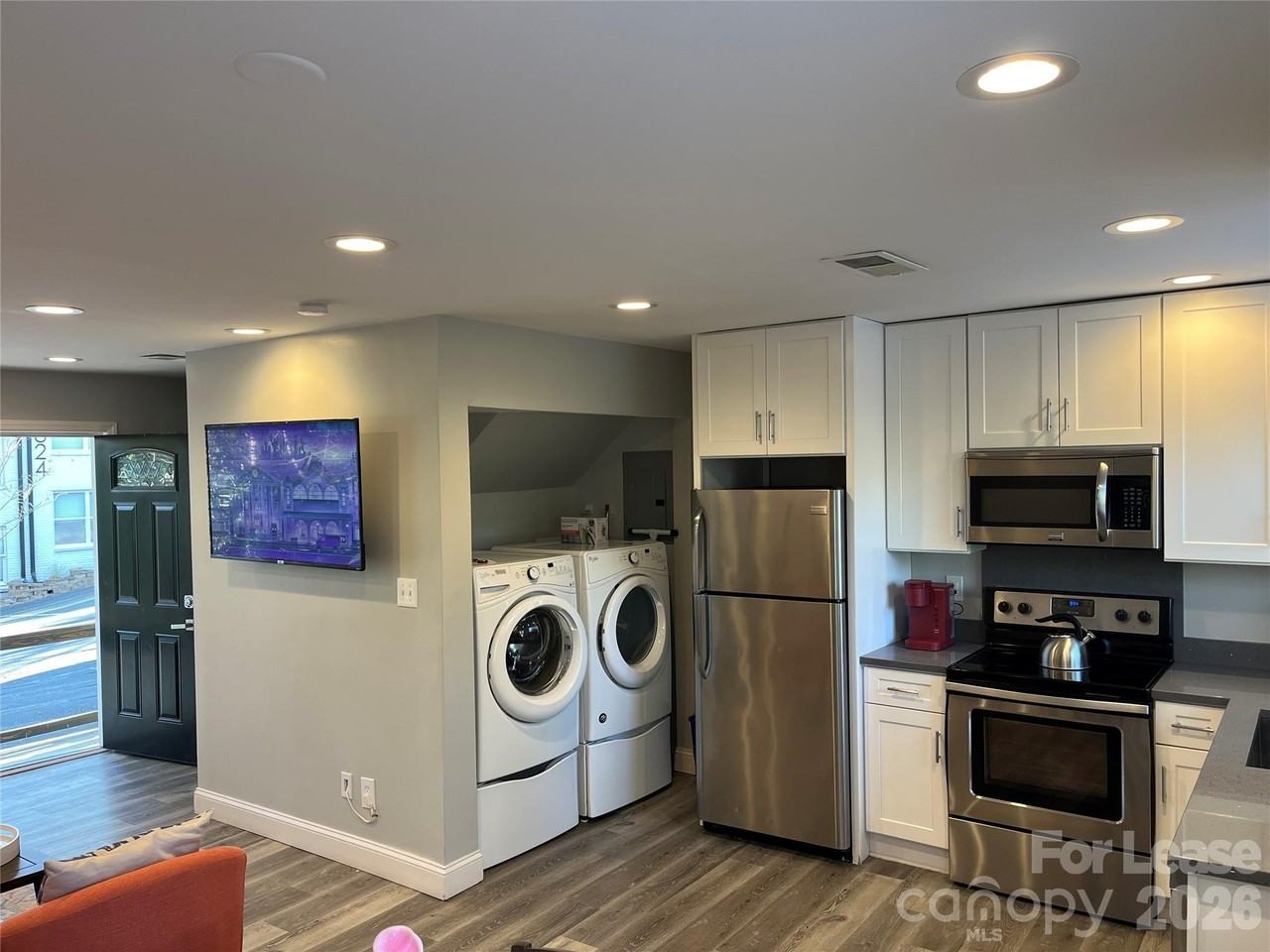 1816 N Mcdowell St - Photo 2 of 10