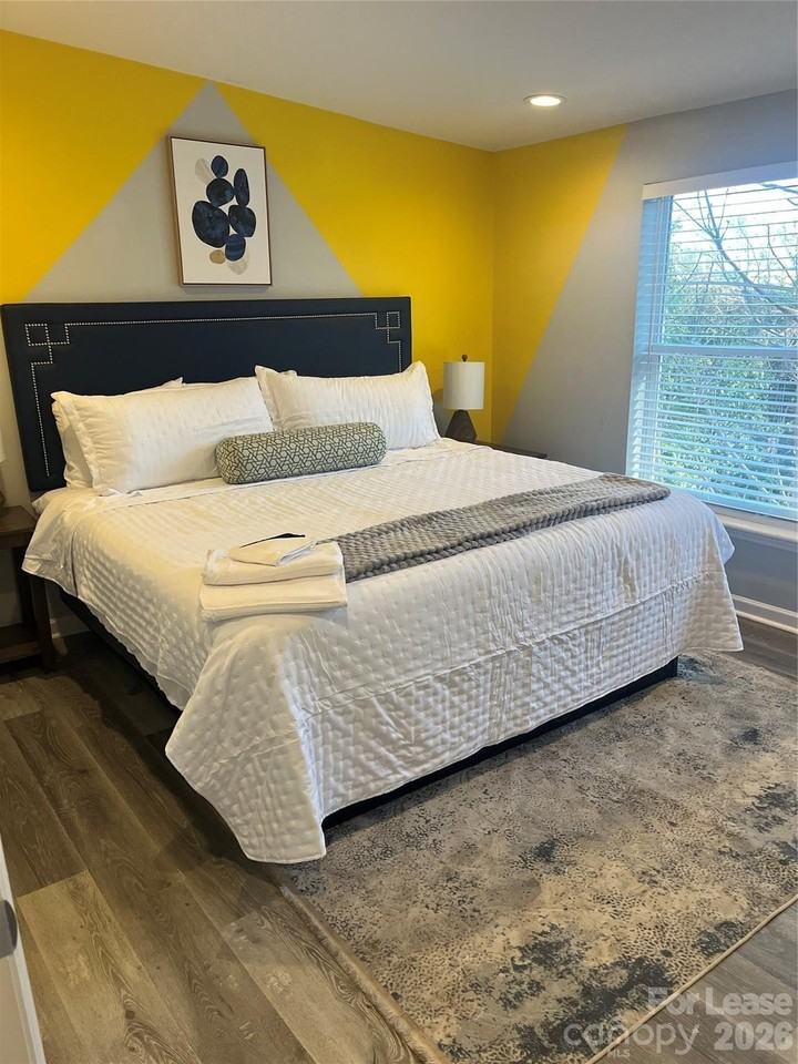 1816 N Mcdowell St - Photo 5 of 10