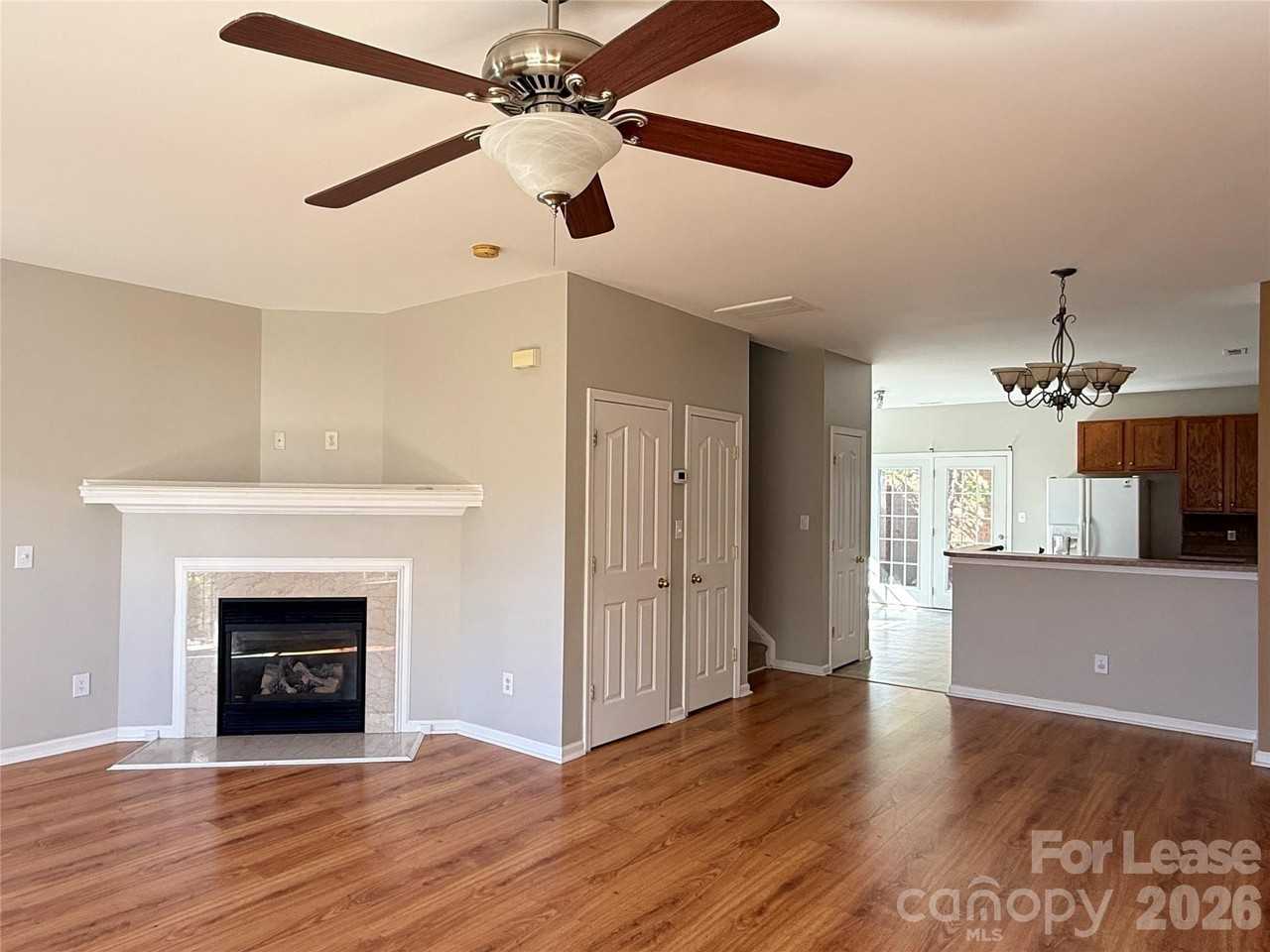 3810 York Aly - Photo 5 of 21