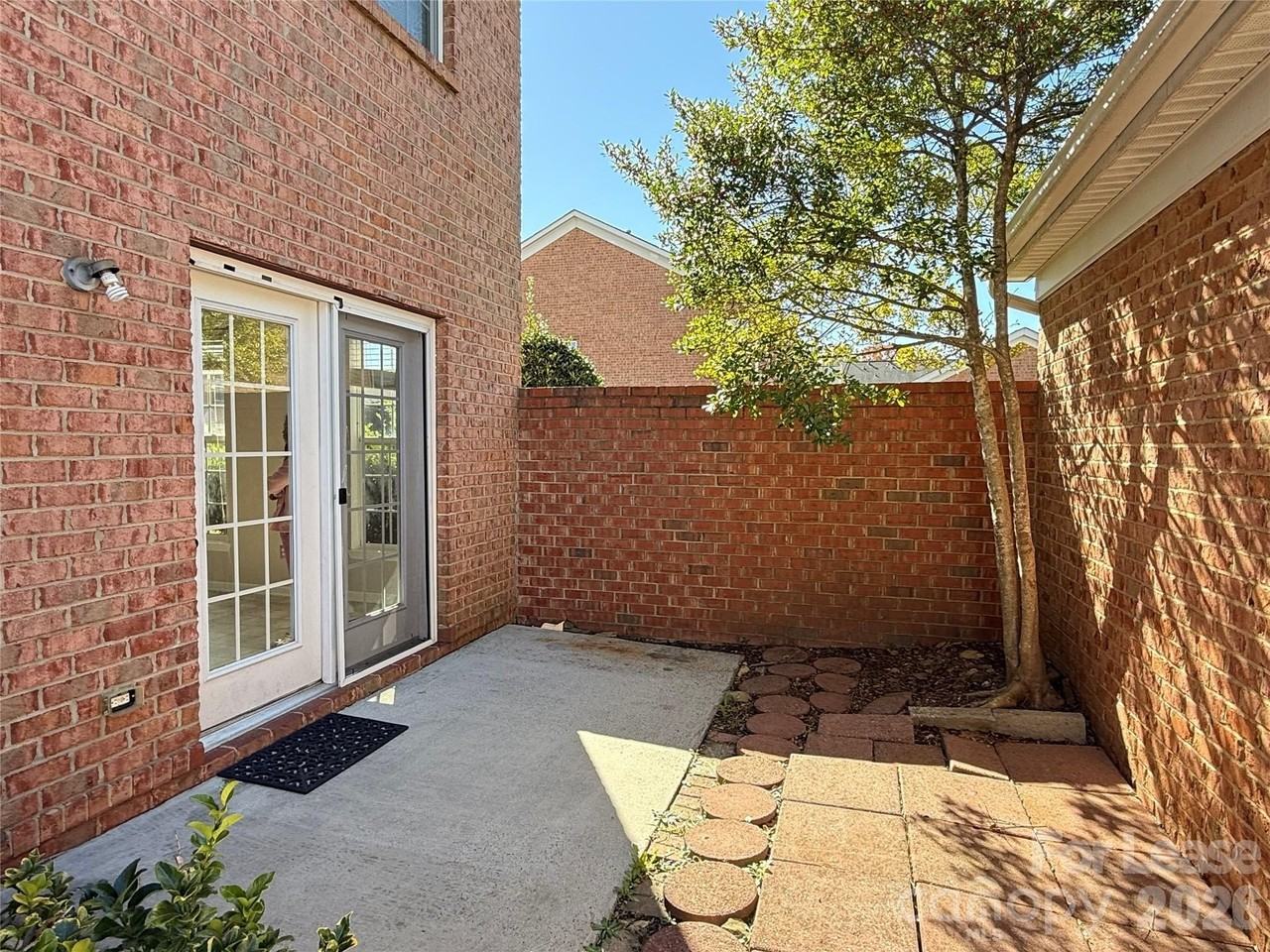 3810 York Aly - Photo 7 of 21